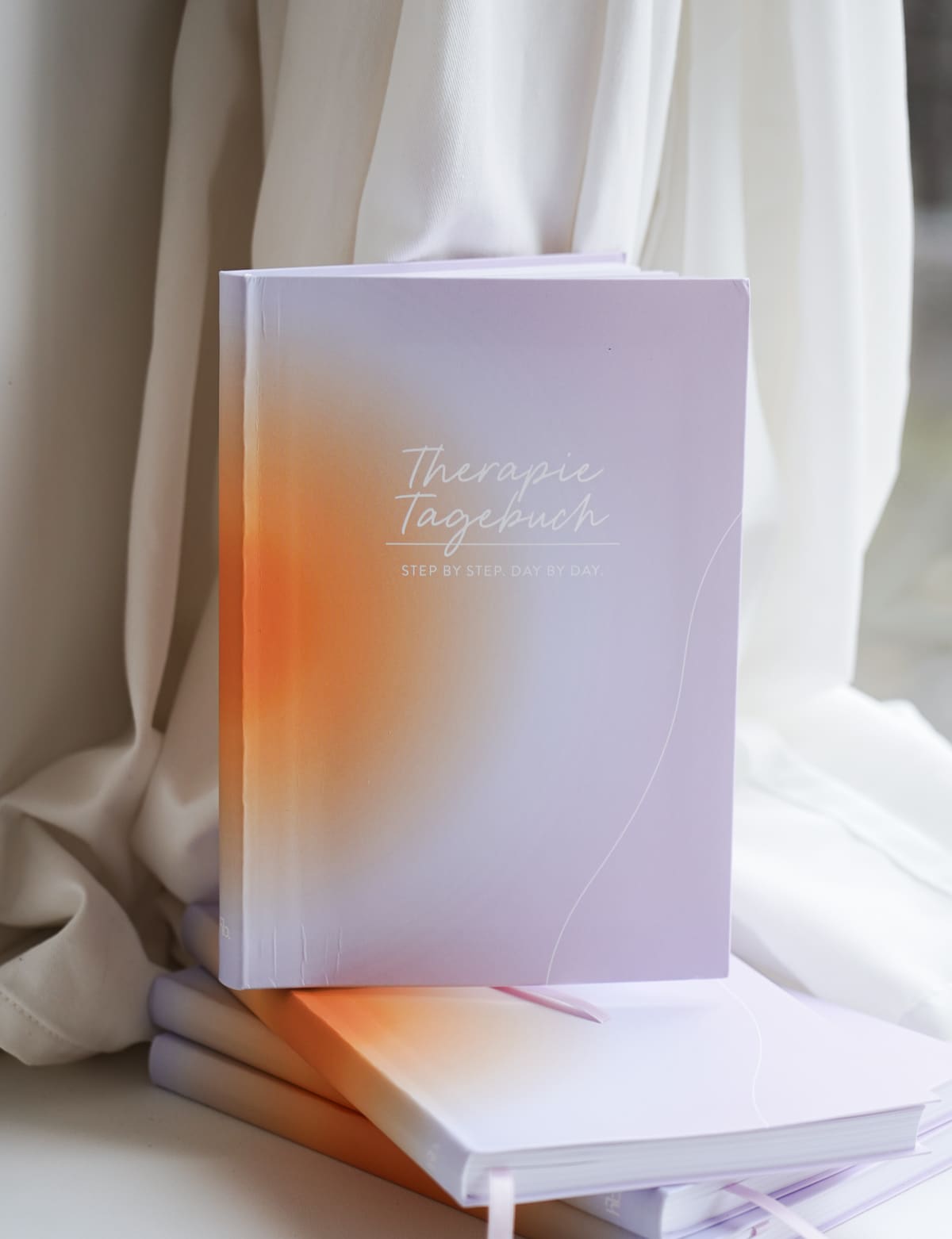 Therapietagebuch „Step by Step, Day by Day“ von Alicia Knebel – aufrecht stehend